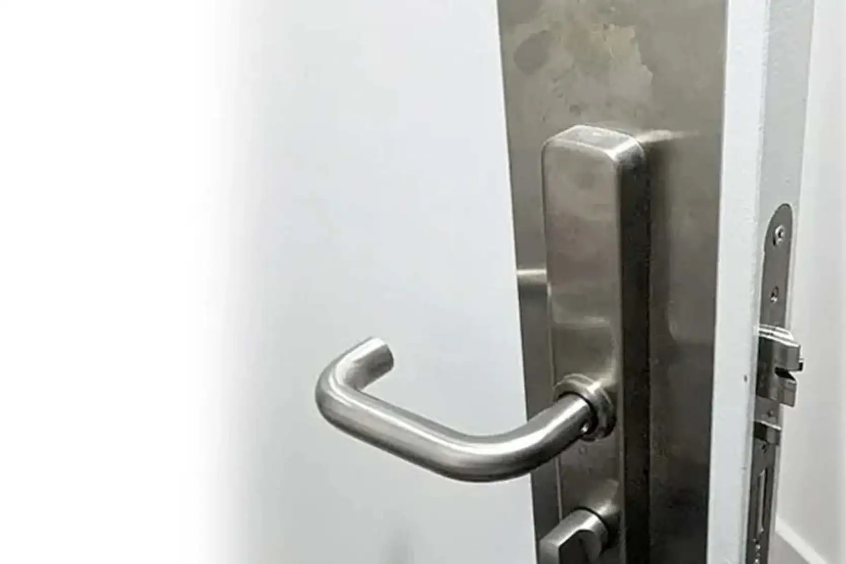 understanding-retrofitting-fire-resistant-locking-systems-1500x1000.jpg